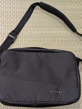 Nomatic Messenger Laptop Bag with Shoulder Strap Black
